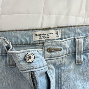 Abercrombie and Fitch size 29